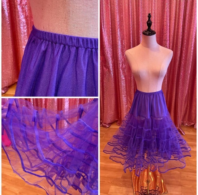スカート 19th Hand Quilted Petticoat Skirt Purple Patchwork skirt, 1895-1905. Found on Etsy. I need to